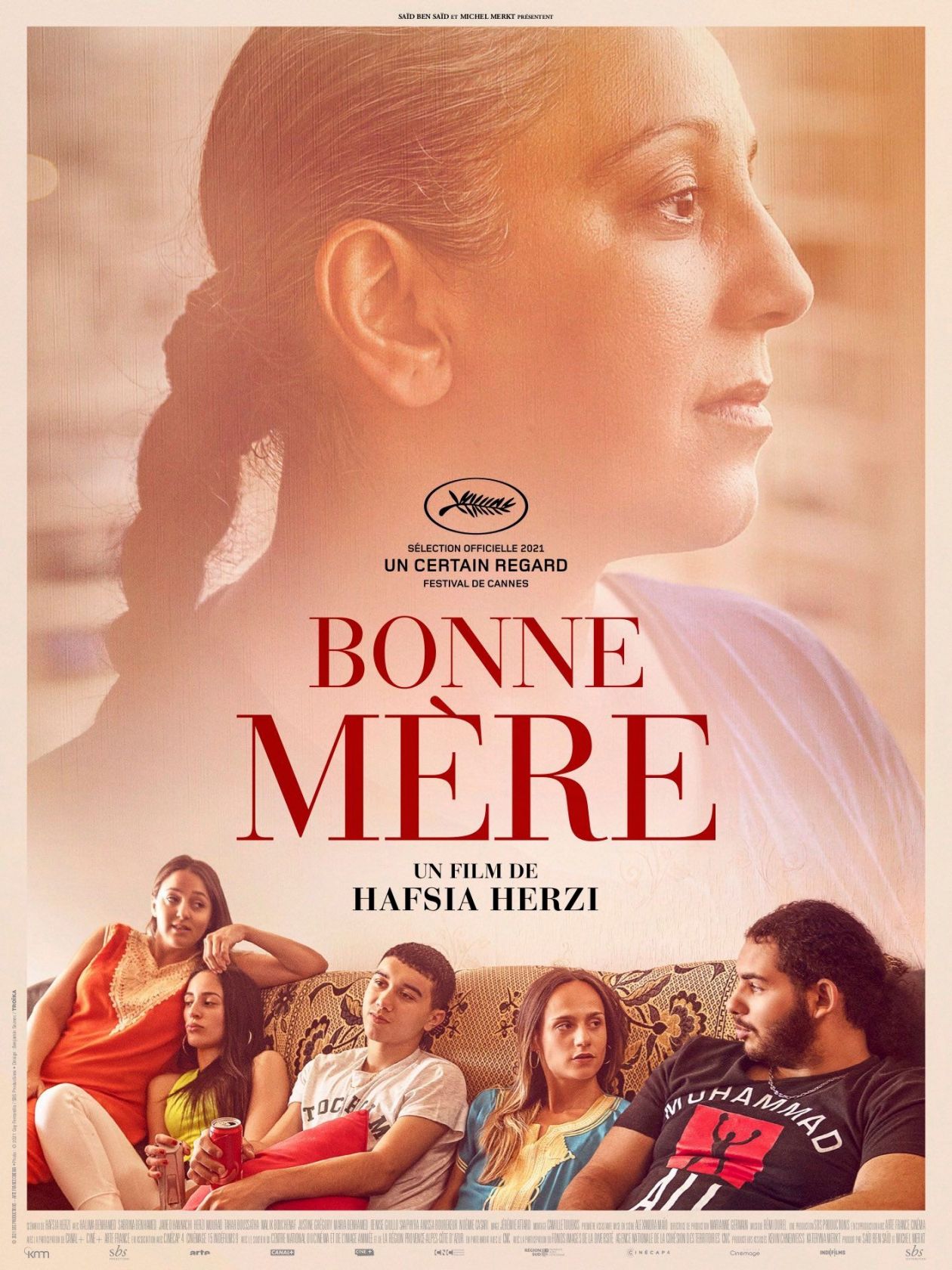 Affiche film - Bonne mère, écrit et réalisé par Hafsia Herzi / Bonne mère d'Hafsia Herzi : Prix d'Ensemble, Un Certain Regard 2021, Festival de Cannes 2021
